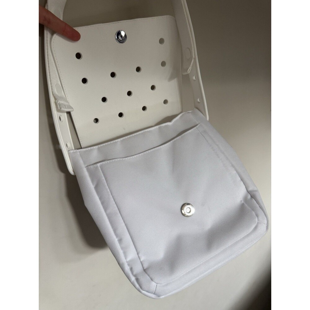 Crocs Classic Crossbody Bag - White - Purse- Adjustable Strap - Picture 6 of 12